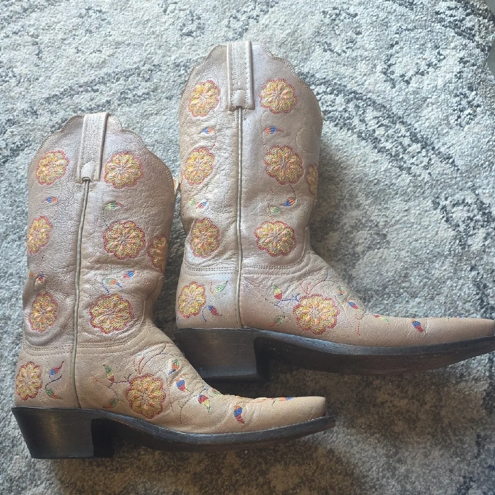 Lucchese Tan Leather Boot Interior Detail - Picture 6 of 11